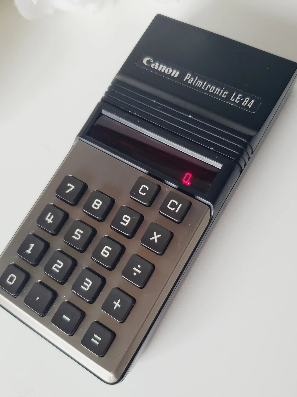 Vintage Canon Palmtronic LE-84 Handheld Electronic Calculator